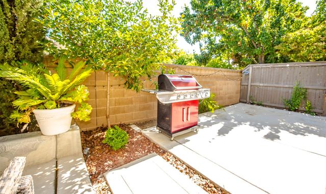 2373 Donner Pass Ave, Sacramento, CA 95835