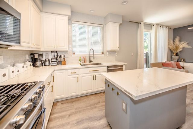 2373 Donner Pass Ave, Sacramento, CA 95835