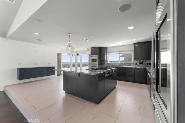 900 Cavanagh Road, Glendale, CA 91207