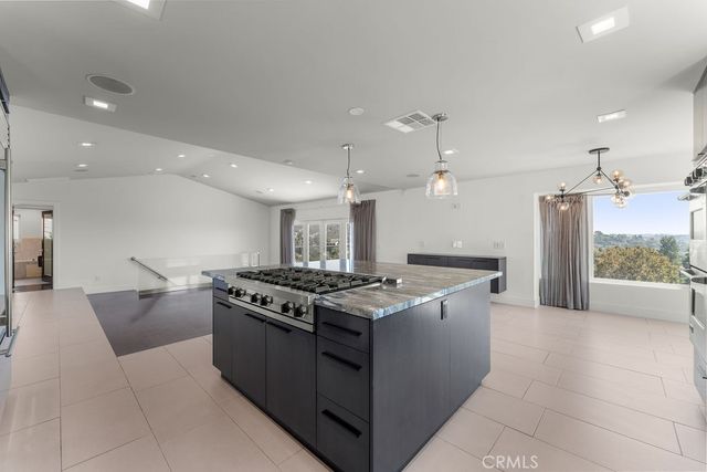 900 Cavanagh Road, Glendale, CA 91207