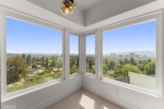 900 Cavanagh Road, Glendale, CA 91207