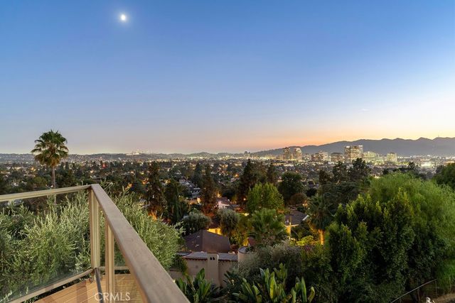 900 Cavanagh Road, Glendale, CA 91207