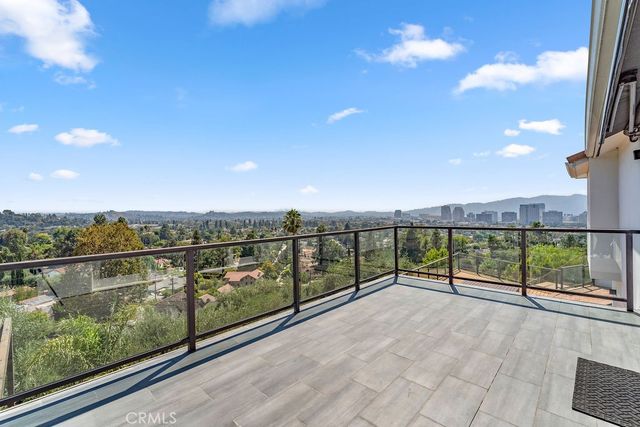 900 Cavanagh Road, Glendale, CA 91207