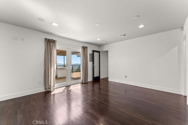 900 Cavanagh Road, Glendale, CA 91207