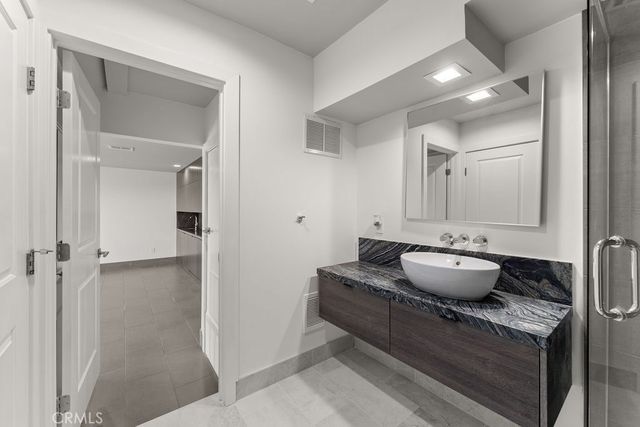 900 Cavanagh Road, Glendale, CA 91207