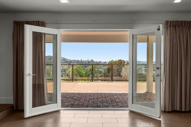 900 Cavanagh Road, Glendale, CA 91207