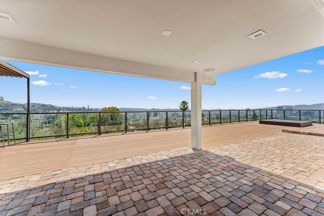 900 Cavanagh Road, Glendale, CA 91207