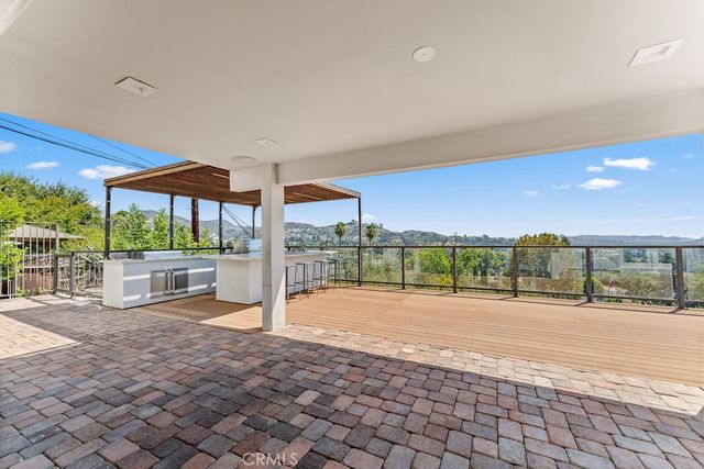 900 Cavanagh Road, Glendale, CA 91207