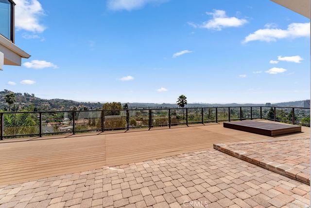900 Cavanagh Road, Glendale, CA 91207