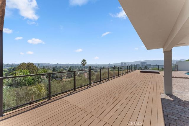 900 Cavanagh Road, Glendale, CA 91207