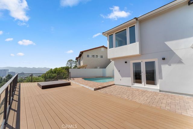 900 Cavanagh Road, Glendale, CA 91207