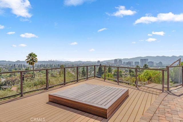 900 Cavanagh Road, Glendale, CA 91207