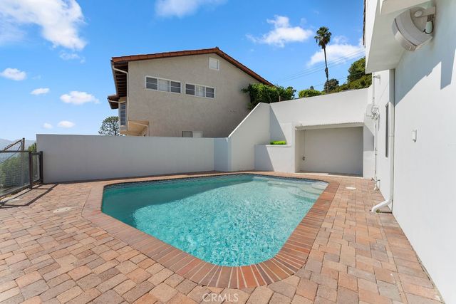 900 Cavanagh Road, Glendale, CA 91207