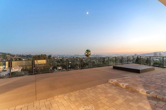 900 Cavanagh Road, Glendale, CA 91207