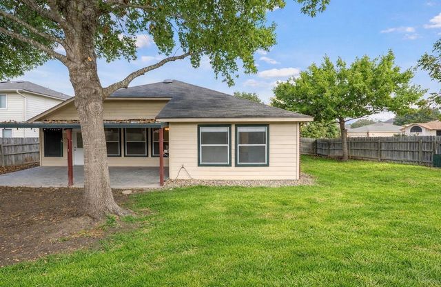 1611 Sunnycrest CIR, New Braunfels, TX 78130