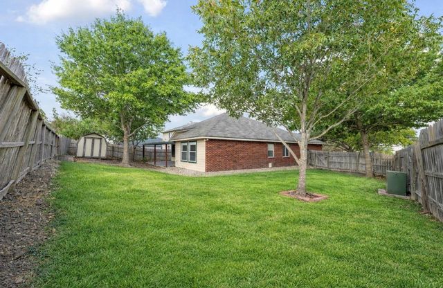 1611 Sunnycrest CIR, New Braunfels, TX 78130