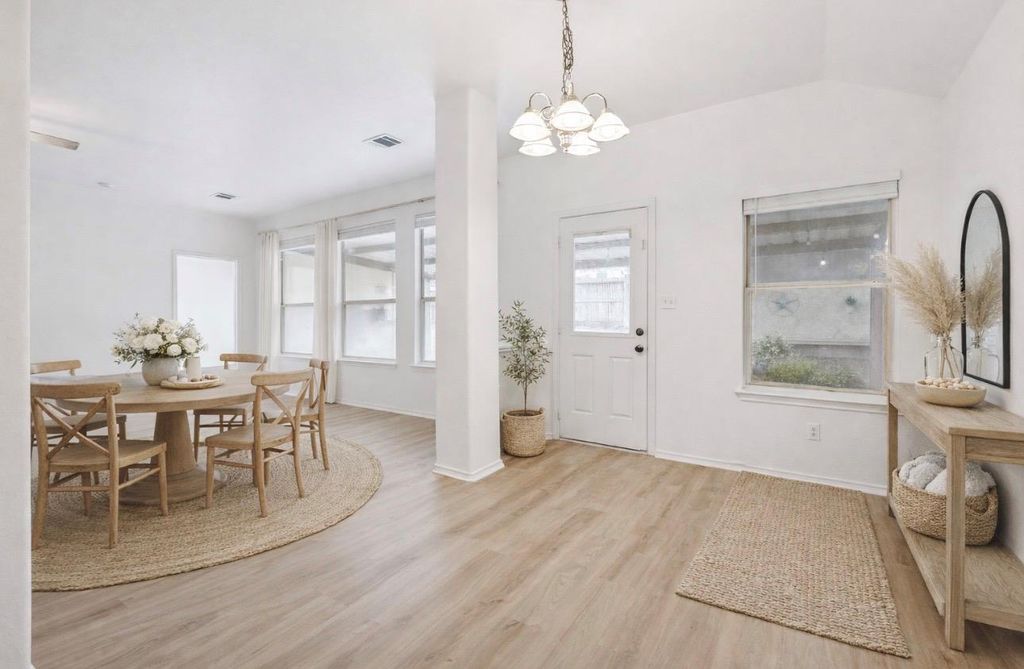 1611 Sunnycrest CIR, New Braunfels, TX 78130