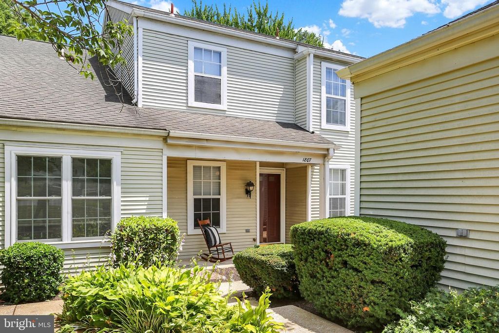1807 WEXFORD RD, Palmyra, PA 17078