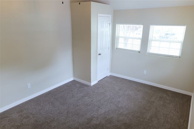 1037 E Cantey Street, Fort Worth, TX 76104