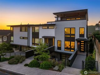 330 3rd Avenue S #C, Kirkland, WA 98033