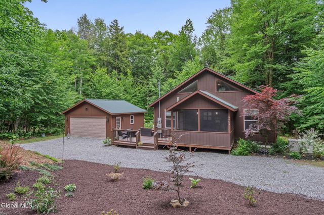 6063 Woodside Road, Galway, NY 12074