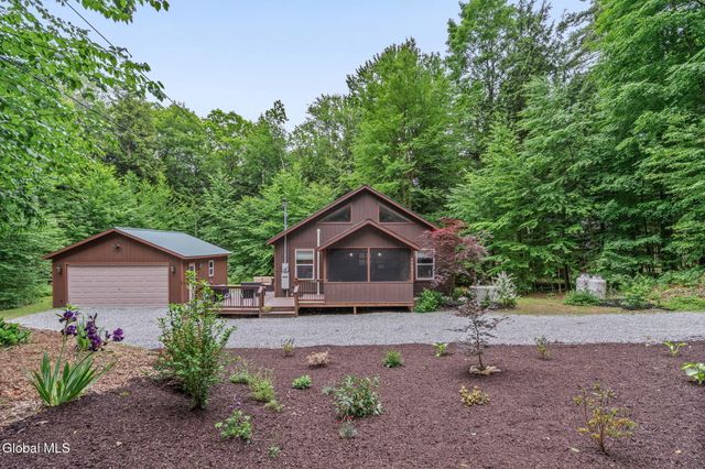6063 Woodside Road, Galway, NY 12074