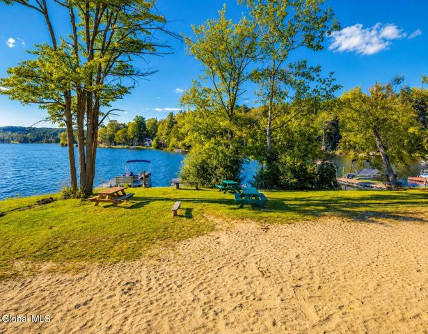 6063 Woodside Road, Galway, NY 12074