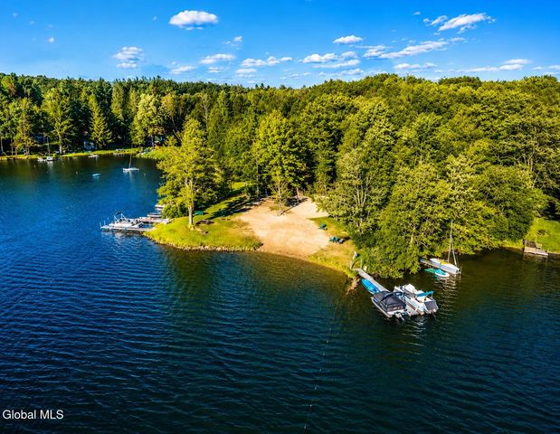 6063 Woodside Road, Galway, NY 12074