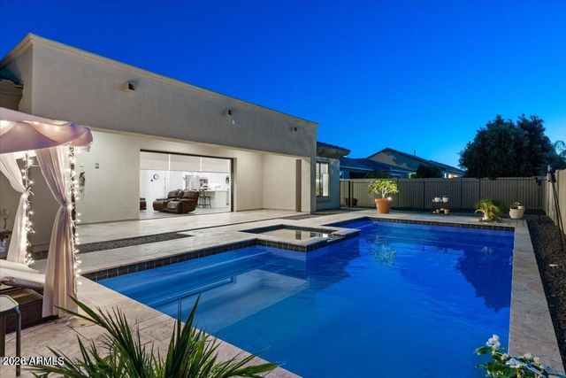 2538 E RAVENSWOOD Drive, Gilbert, AZ 85298