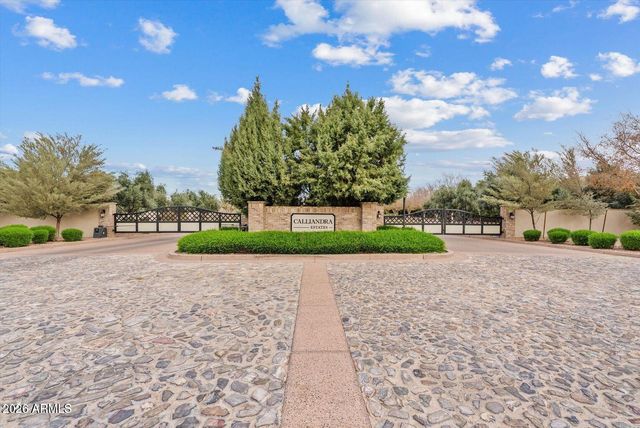 2538 E RAVENSWOOD Drive, Gilbert, AZ 85298