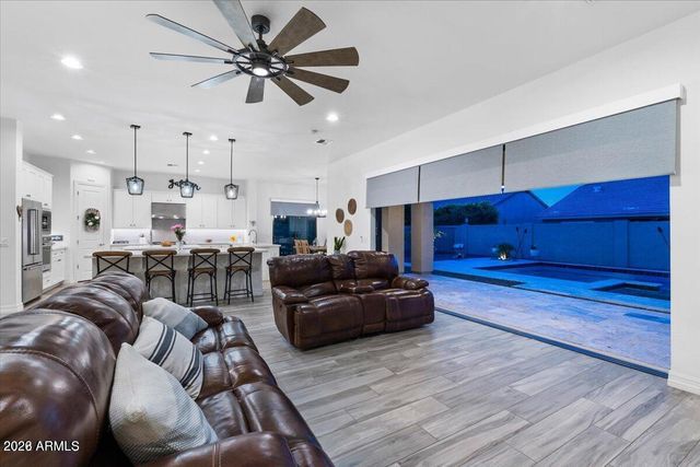 2538 E RAVENSWOOD Drive, Gilbert, AZ 85298