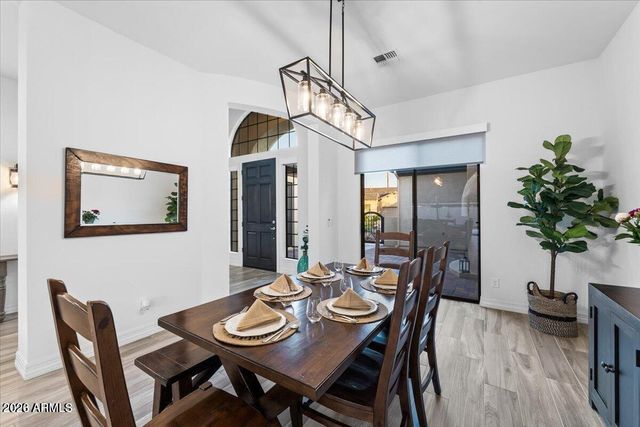 2538 E RAVENSWOOD Drive, Gilbert, AZ 85298