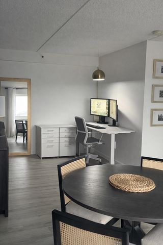 200 Cove Way 720, Quincy, MA 02169