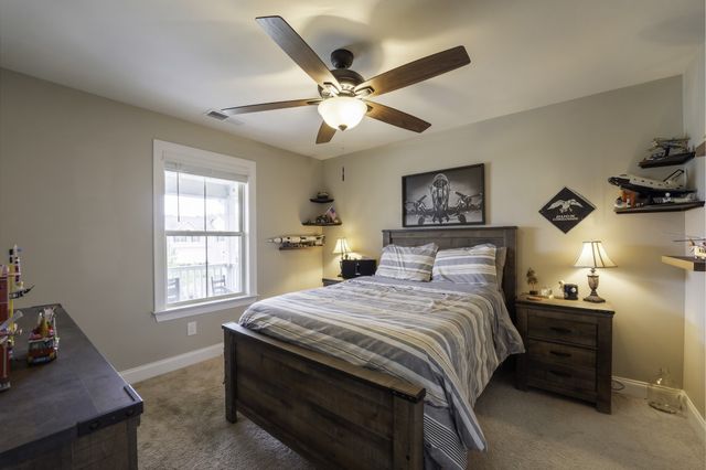 806 Chalkstone Ln, Mount Juliet, TN 37122