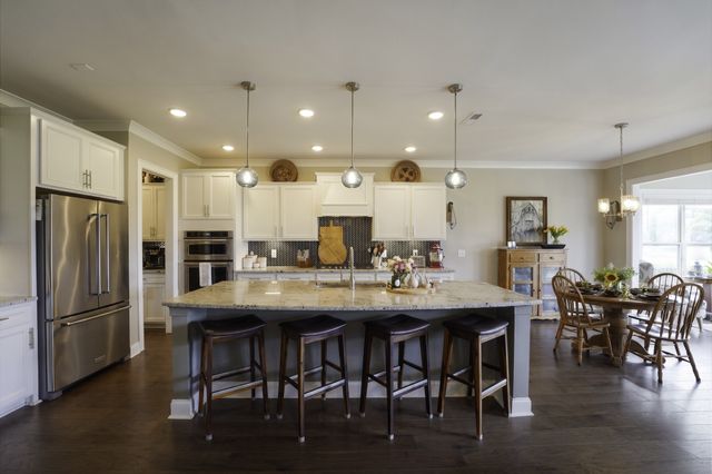 806 Chalkstone Ln, Mount Juliet, TN 37122