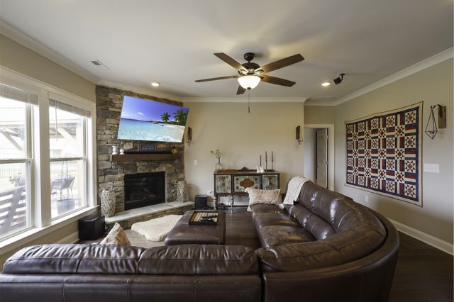 806 Chalkstone Ln, Mount Juliet, TN 37122