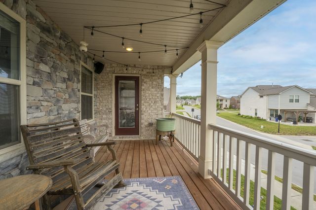 806 Chalkstone Ln, Mount Juliet, TN 37122