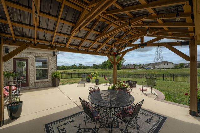 806 Chalkstone Ln, Mount Juliet, TN 37122