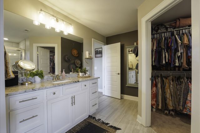 806 Chalkstone Ln, Mount Juliet, TN 37122