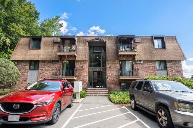 645 W Lowell Ave 4, Haverhill, MA 01832