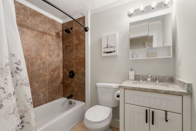 645 W Lowell Ave 4, Haverhill, MA 01832