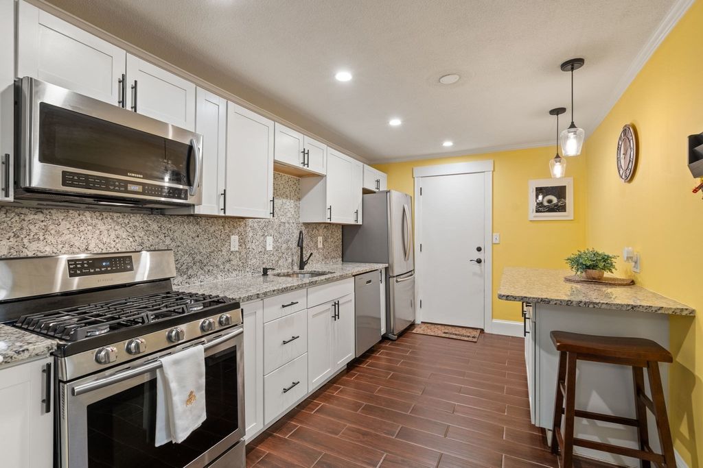 645 W Lowell Ave 4, Haverhill, MA 01832