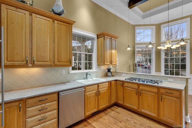 2 Bethpage Court, Cortlandt Manor, NY 10567