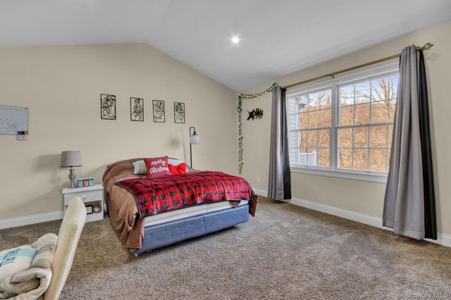 2 Bethpage Court, Cortlandt Manor, NY 10567