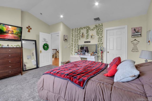 2 Bethpage Court, Cortlandt Manor, NY 10567