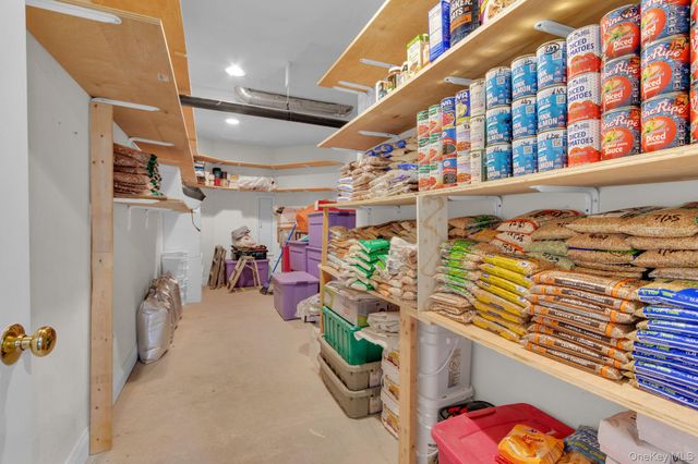 2 Bethpage Court, Cortlandt Manor, NY 10567