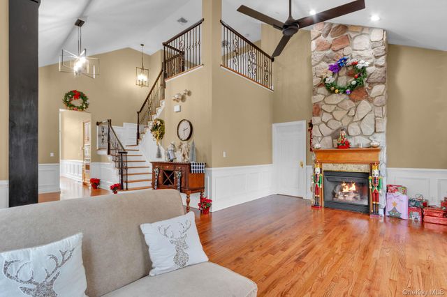 2 Bethpage Court, Cortlandt Manor, NY 10567