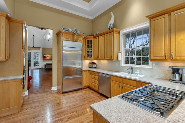 2 Bethpage Court, Cortlandt Manor, NY 10567