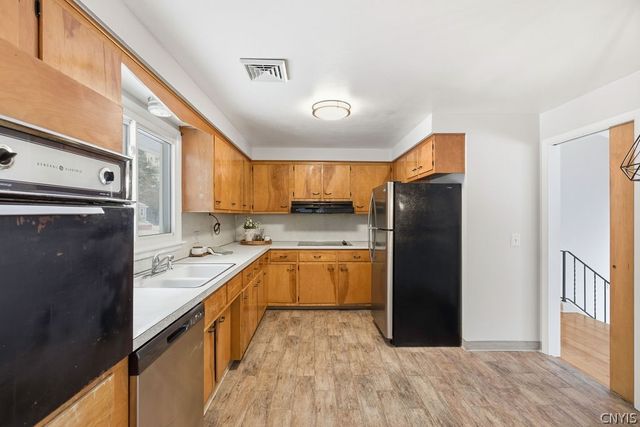 300 Greenwood Road, Dewitt, NY 13214