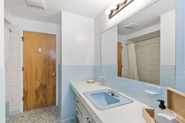 300 Greenwood Road, Dewitt, NY 13214